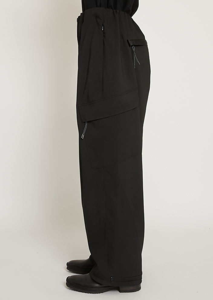 WOVEN TWO TUCK NINJA WIDE PANTS